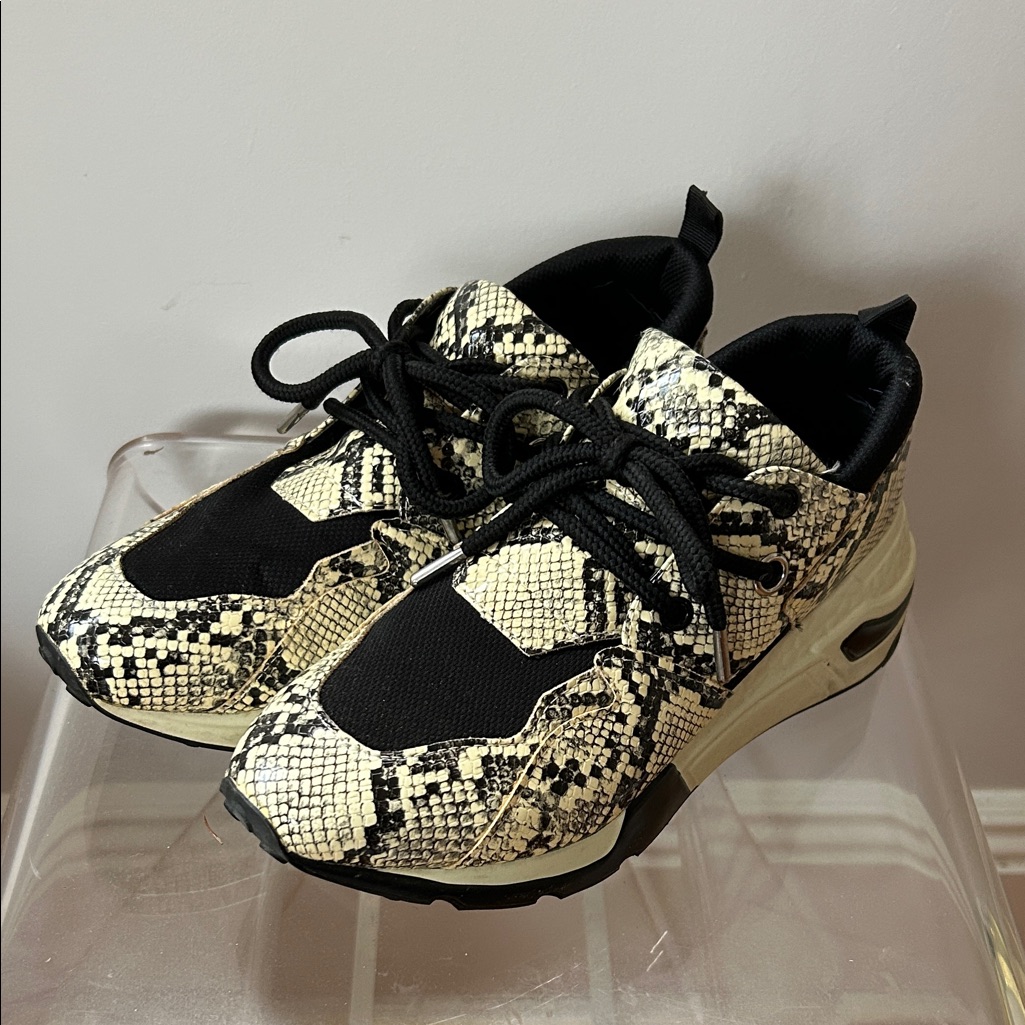 Snakeskin Pattern Sneakers With Black Accents